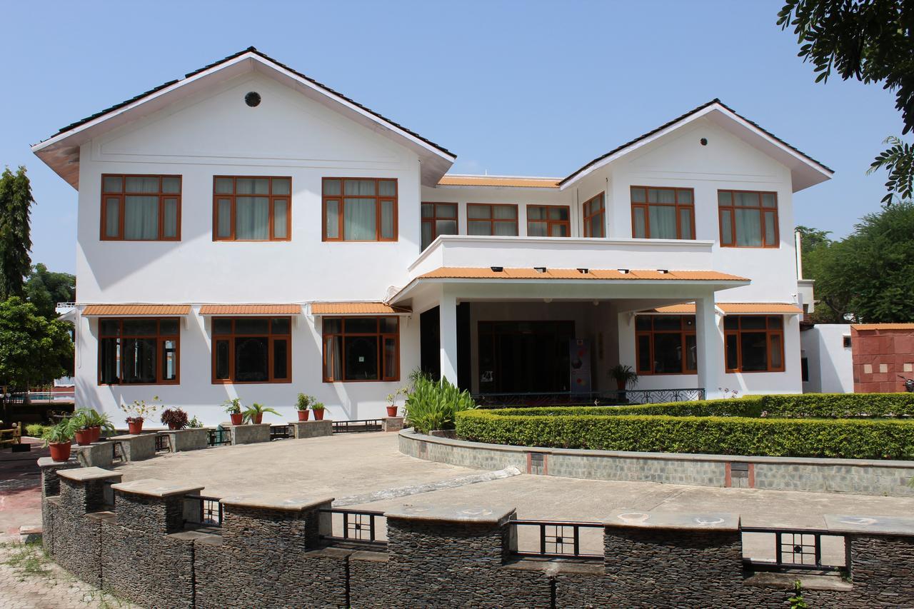 Amantra Shilpi Resort & Spa Udaipur Bagian luar foto