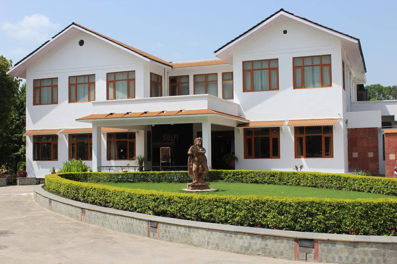 Amantra Shilpi Resort & Spa Udaipur Bagian luar foto